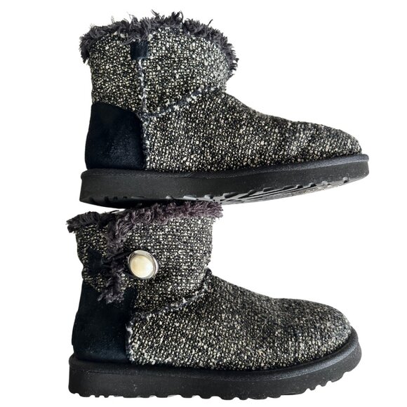 UGG Tweed Ankle Boots Women’s 7 Black Bouclé Fur Lined Winter Boots - Picture 3 of 6